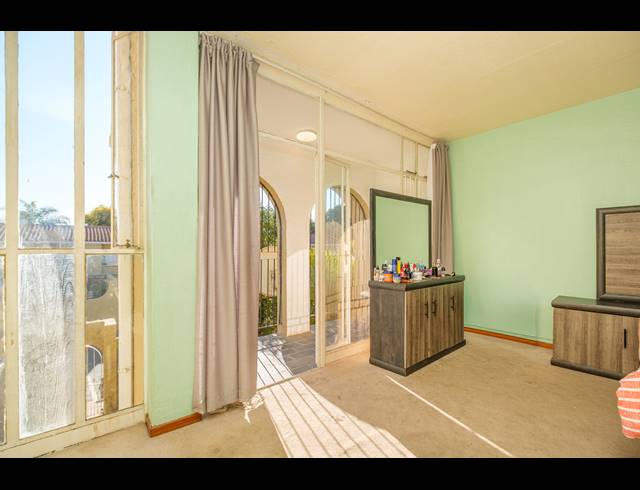 2 BEDROOM DUPLEX FOR SALE IN BLACKHEATH